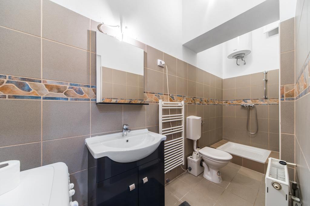 Anker Palace Apartment บูดาเปสต์ ภายนอก รูปภาพ